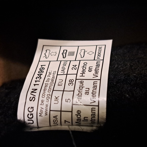 UGG Classic Mini Platform Boots - Picture 5 of 5